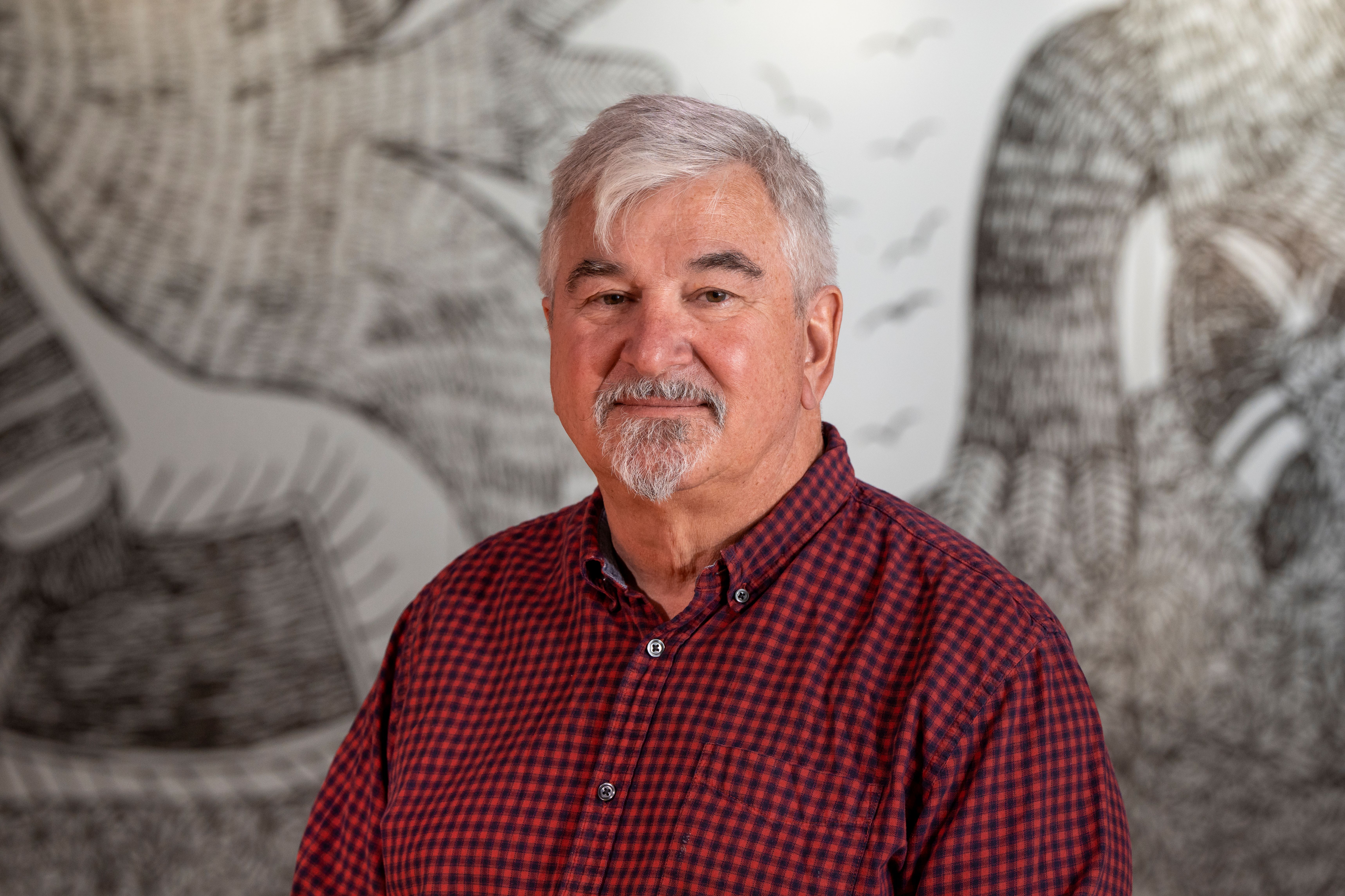 Clive&nbsp;Tesar – Portrait d’un homme qui sourit. 